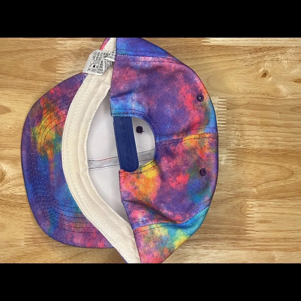Multi colored snapback hat - Picture 3 of 3